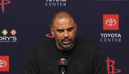 篮球比分九游体育-乌度卡发布会公开赞2将！认可戴维森该给地位，点出史密斯重要性