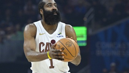 九游体育娱乐官网-正负值-19最低！哈登半场11中5&amp;三分5中2拿16分5助 有3失误